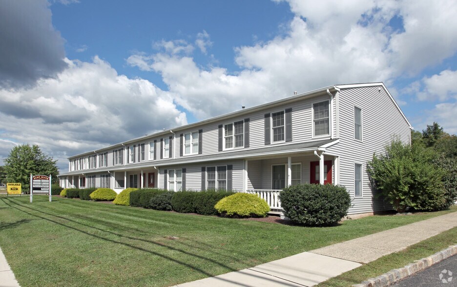 8589 Park Ave, Flemington, NJ 08822