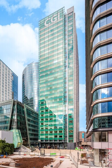 Office in Courbevoie for lease - Building Photo - Image 2 of 5