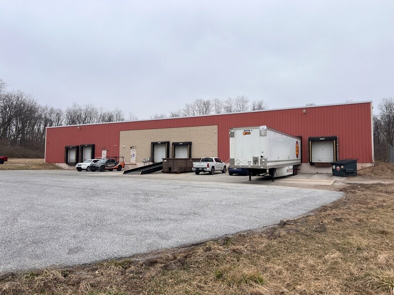 260 Shady Ln, Manchester, PA for lease - Building Photo - Image 1 of 2