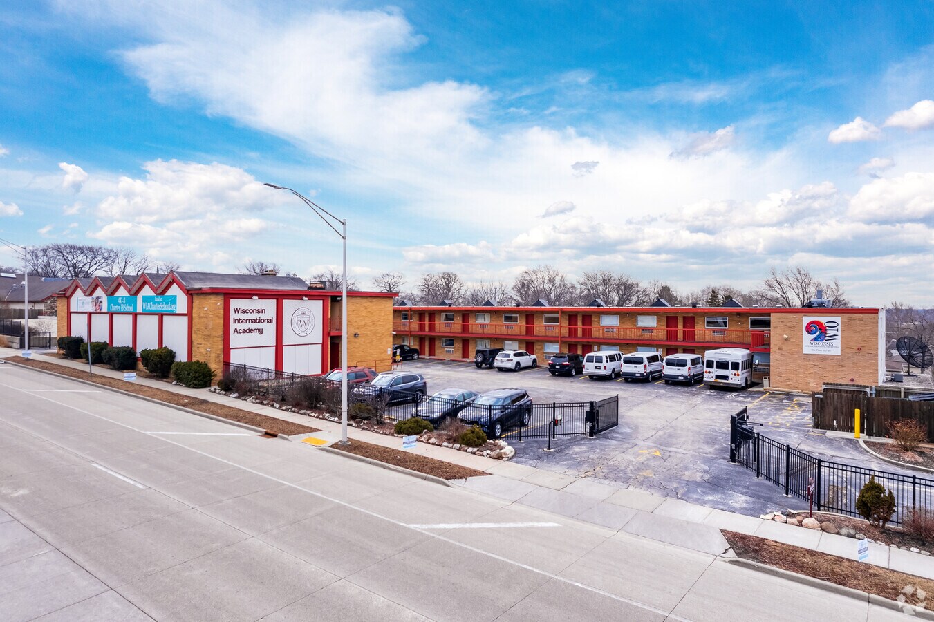 11811 W Bluemound Rd, Wauwatosa, WI 53226