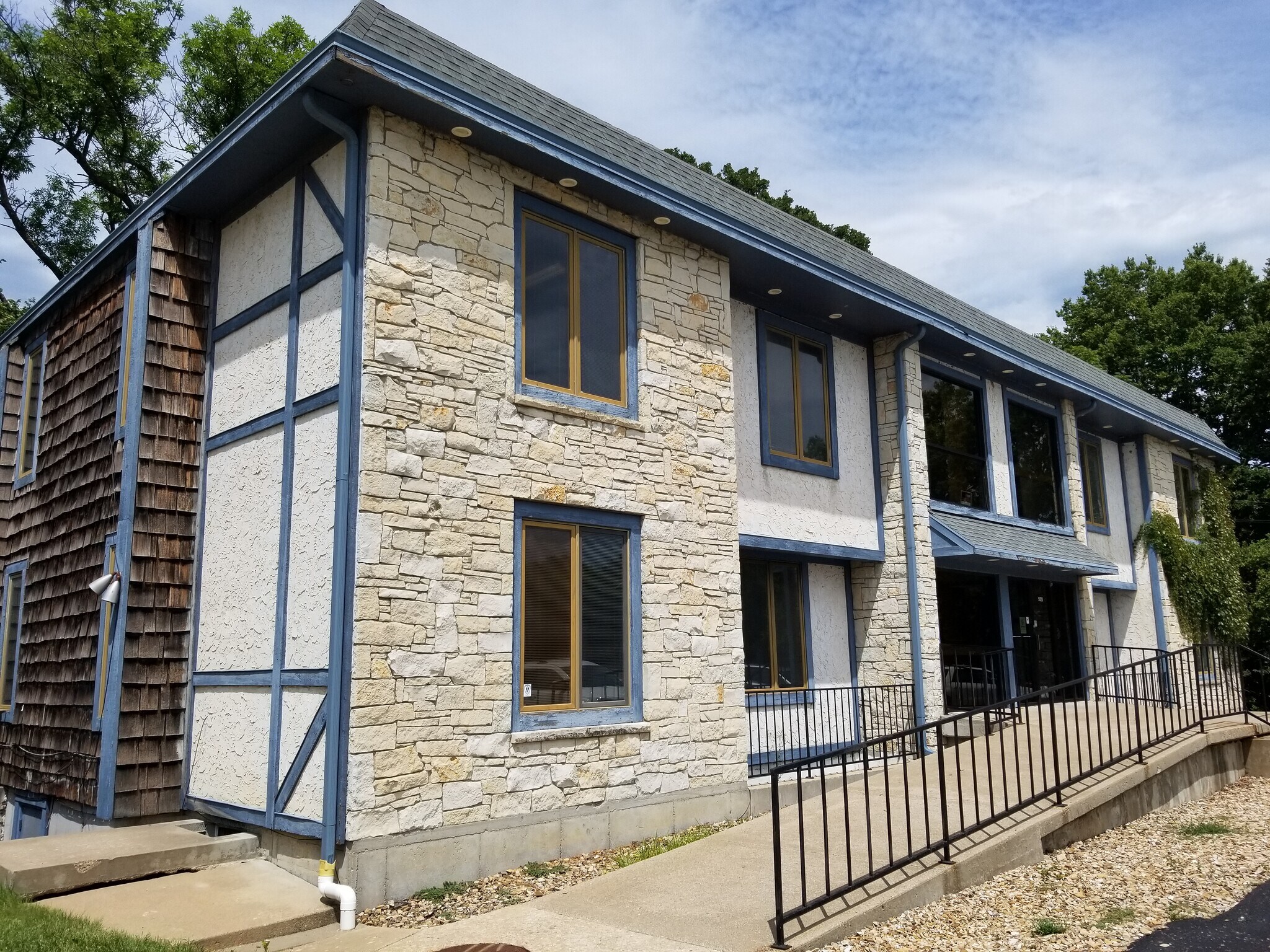 5020 SW 28th St, Topeka, KS for sale Building Photo- Image 1 of 1