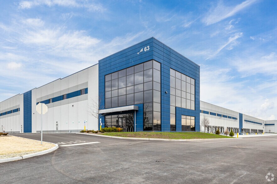 63 Hook Rd, Bayonne, NJ for lease - Building Photo - Image 1 of 8