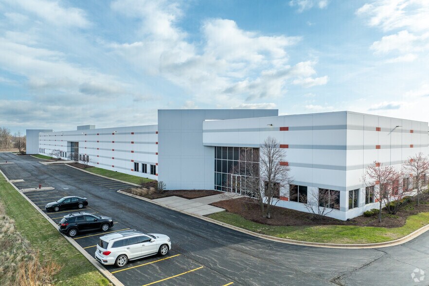 711 Fairview Dr, DeKalb, IL for sale - Primary Photo - Image 1 of 1