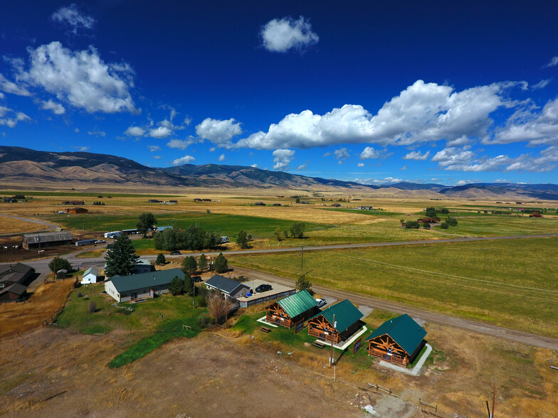 1392 E River Rd, Pray, MT for sale - Primary Photo - Image 1 of 72