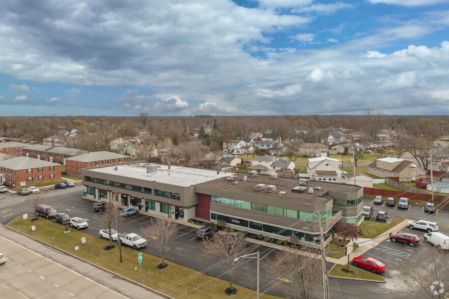 1321-1325 Millersport Hwy, Amherst, NY for lease - Building Photo - Image 3 of 5