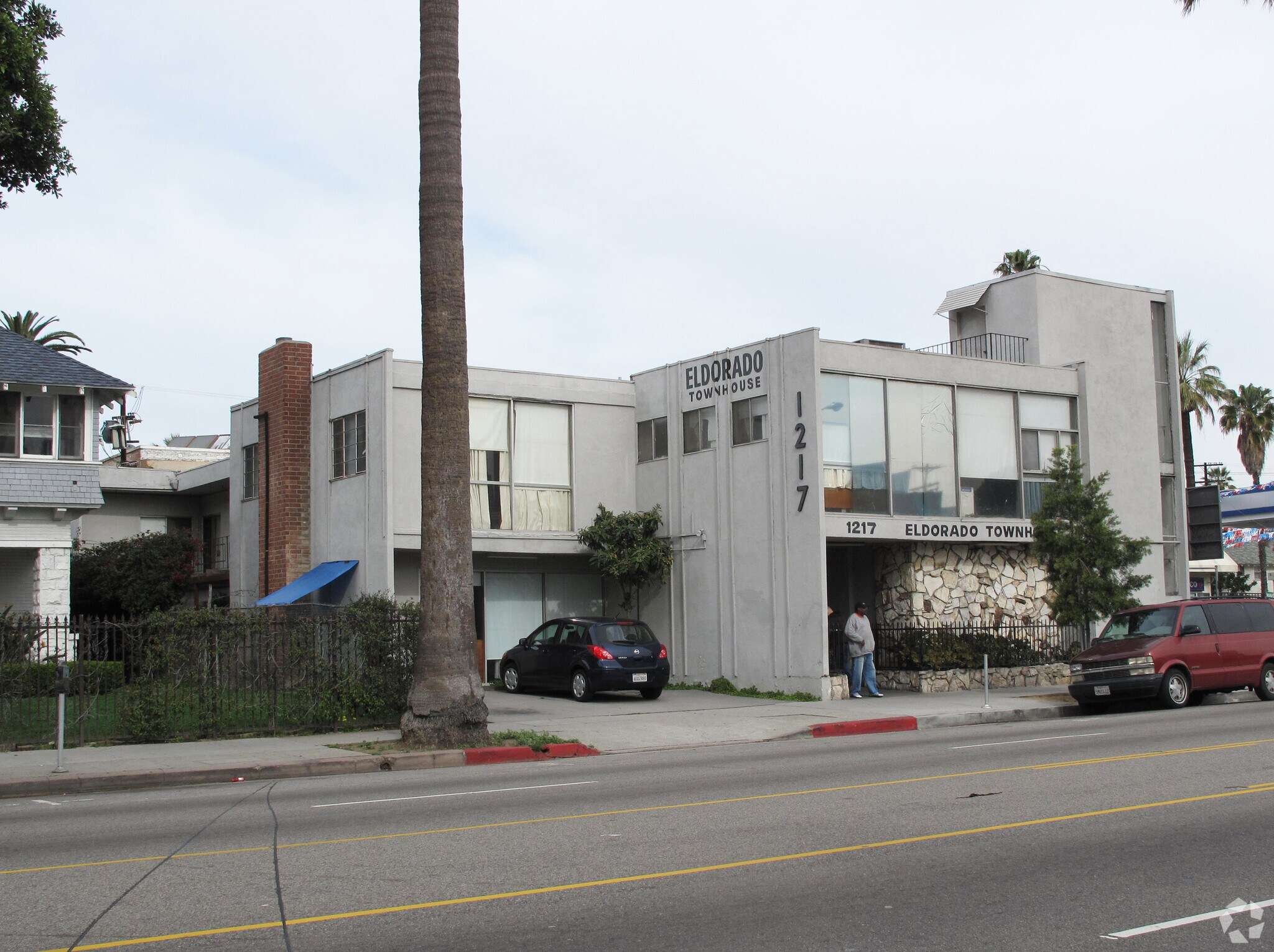 1217 S Alvarado St, Los Angeles, CA 90006