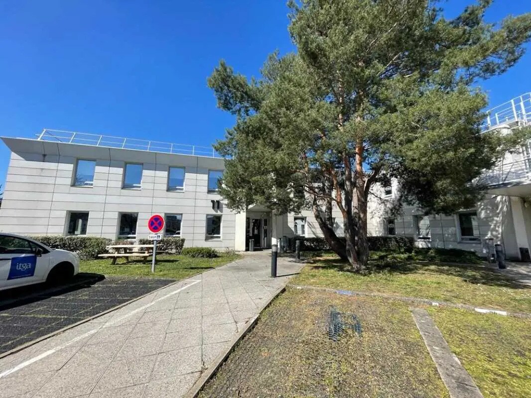 11 Rue Pascal, Bron for lease Building Photo- Image 1 of 6