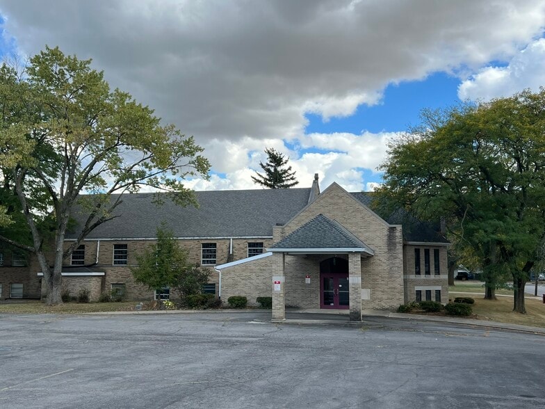 1701 Capitol Ave, Fort Wayne, IN for sale - Building Photo - Image 3 of 28