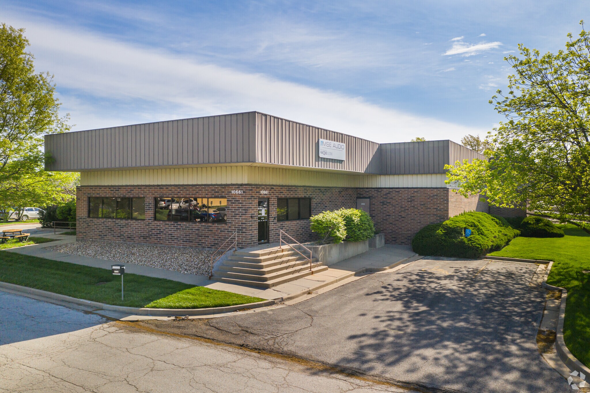10661 Rene St, Lenexa, KS for sale Primary Photo- Image 1 of 1