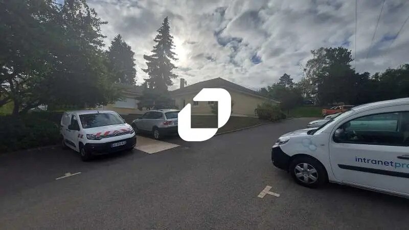 Office in Bouafle for sale - Building Photo - Image 2 of 24