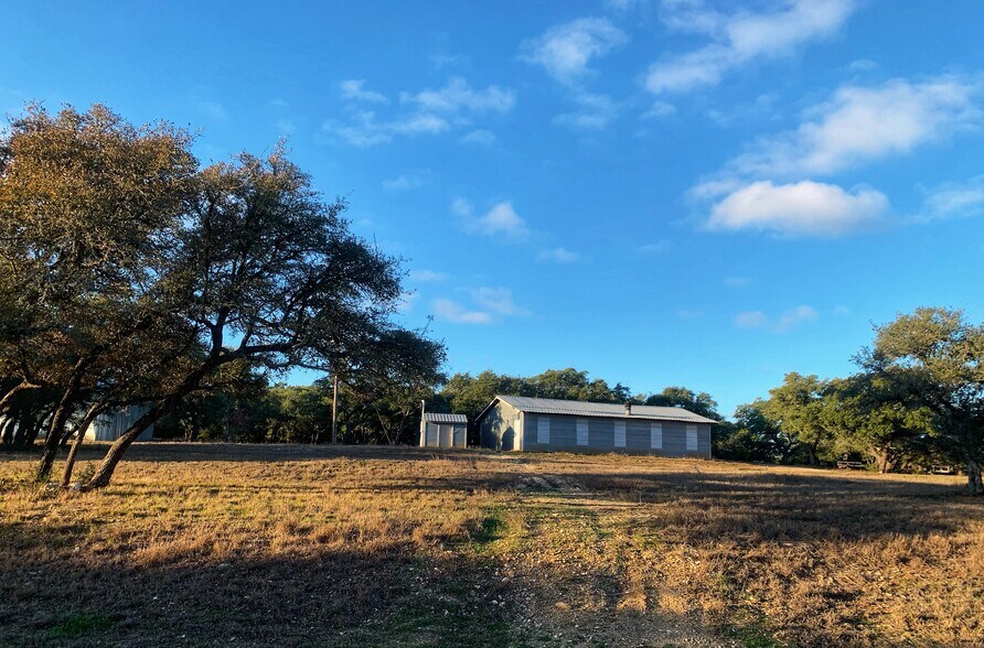 441 Leaning Oak Trl, Dripping Springs, TX for sale - Primary Photo - Image 1 of 1