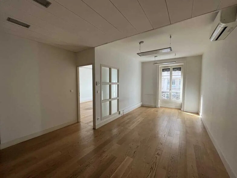 55 Rue De La République, Lyon for lease - Interior Photo - Image 3 of 11