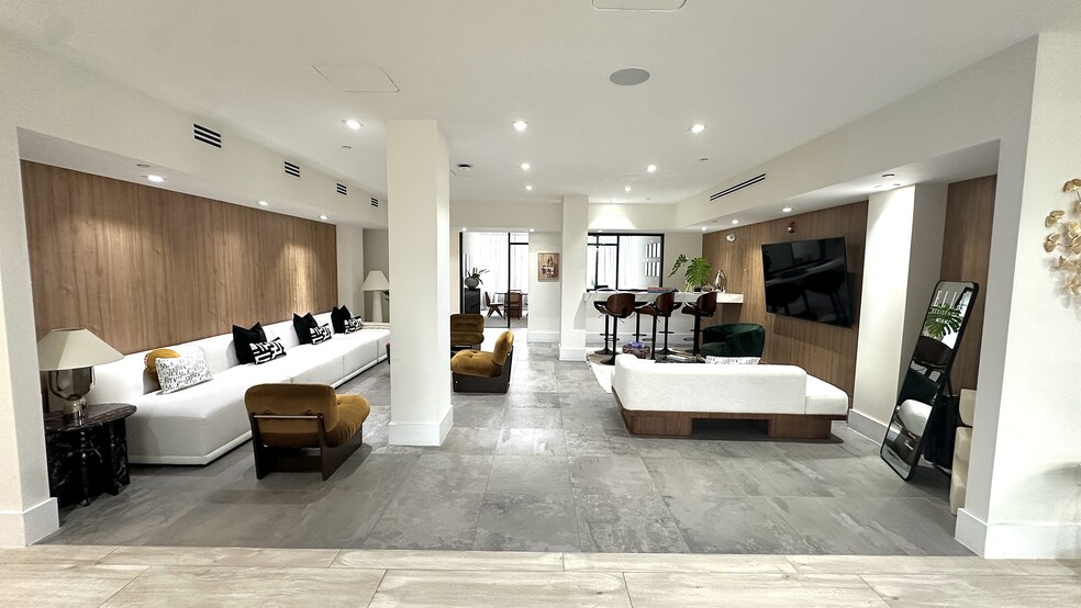 600 NE 36th St, Miami, FL for lease - Interior Photo - Image 1 of 43