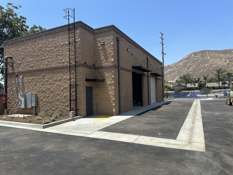 12277 La Cadena Dr, Colton, CA for lease - Building Photo - Image 3 of 8