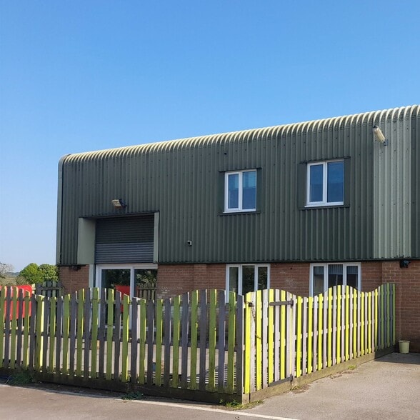 19A-19C Higher Shaftesbury Rd, Blandford Forum for sale - Building Photo - Image 2 of 3