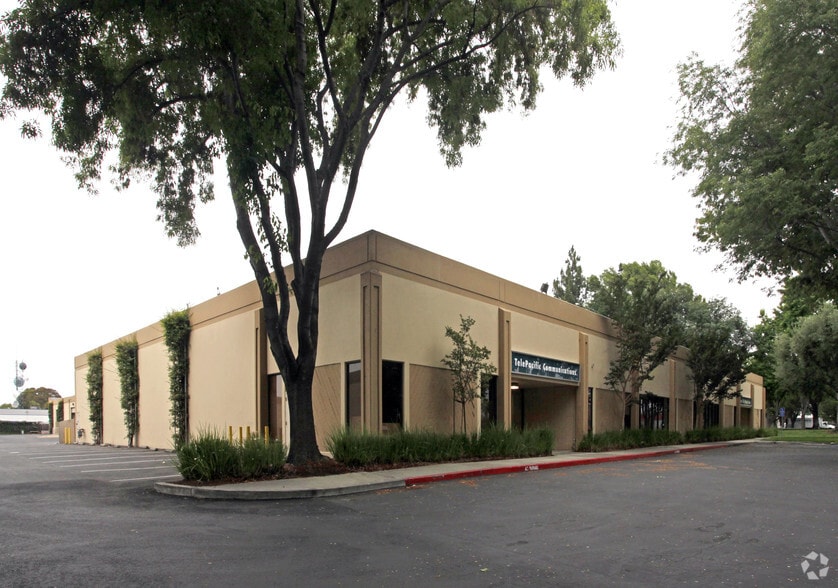 550-560 Charcot Ave, San Jose, CA for lease - Building Photo - Image 1 of 4