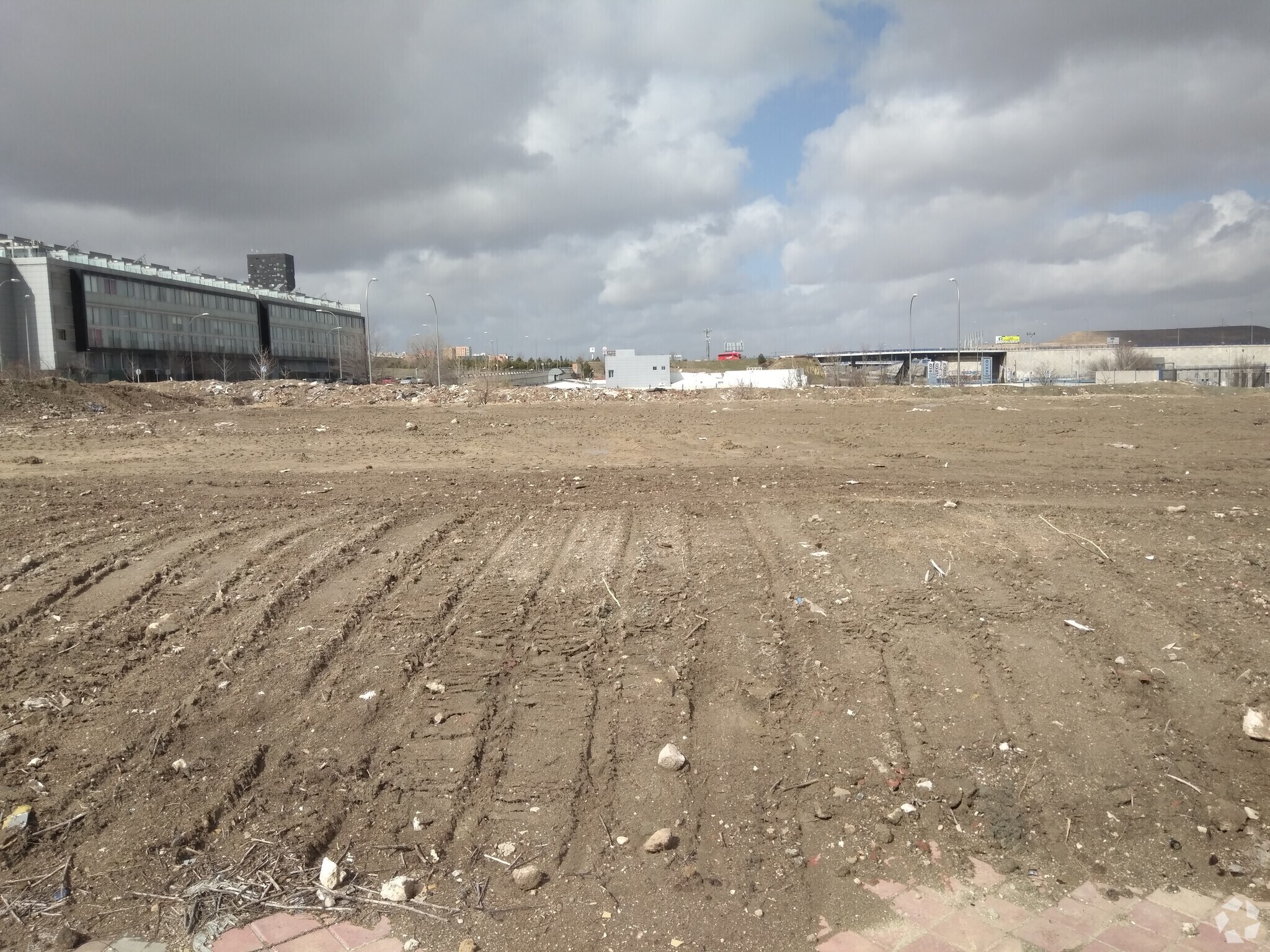 Calle Cerro del Murmullo, Madrid, Madrid for sale Primary Photo- Image 1 of 1