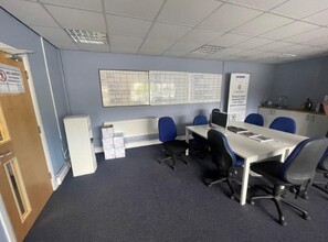 Earlsway, Gateshead for lease Interior Photo- Image 2 of 4