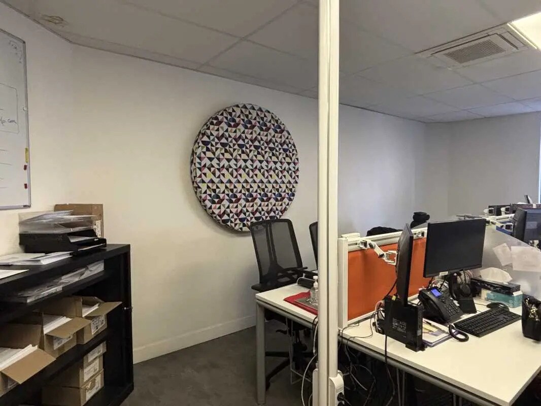 Office in Bordeaux for sale Interior Photo- Image 1 of 9