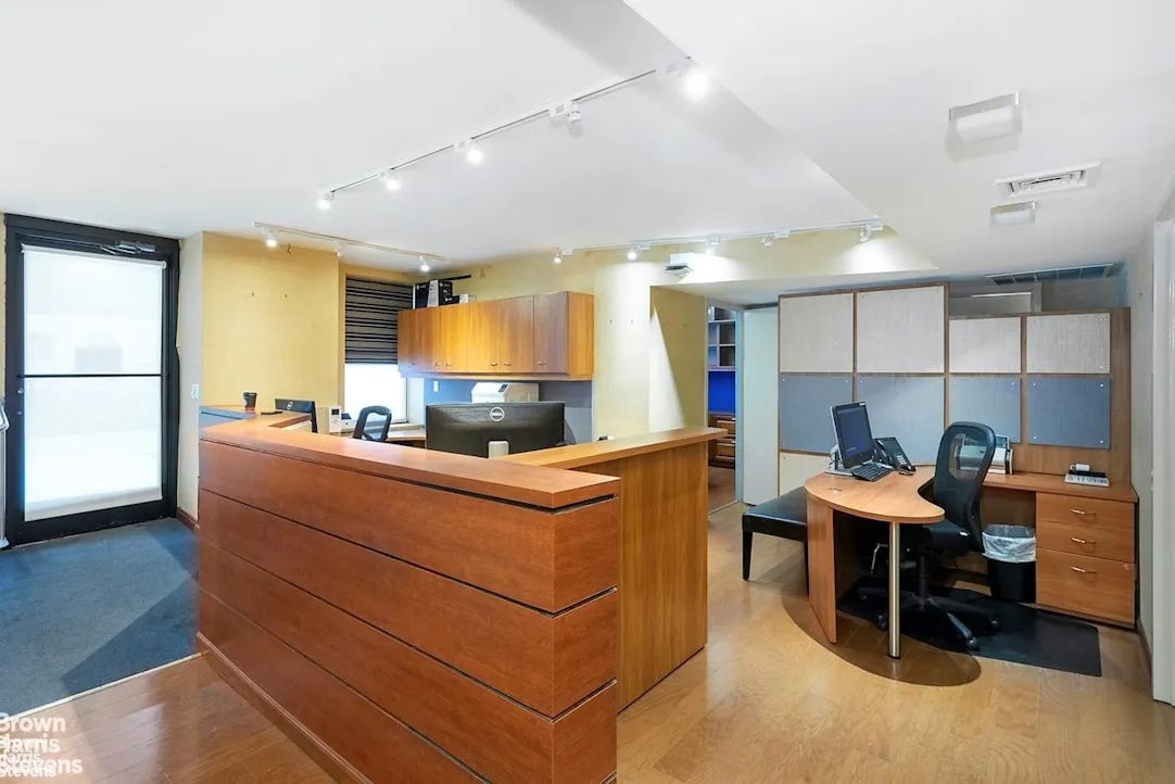 520 E 72nd St, New York, NY 10021 - Unit 1D - - Interior Photo - Image 2 of 2