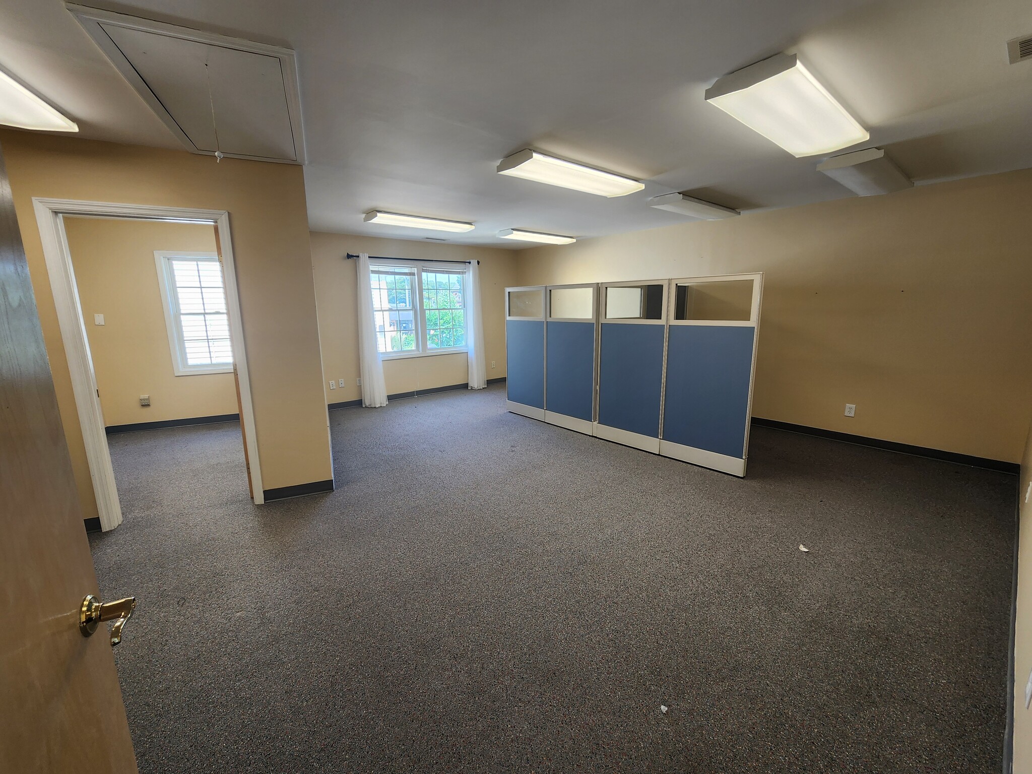 1076 Main St, Fishkill, NY for lease Interior Photo- Image 1 of 6