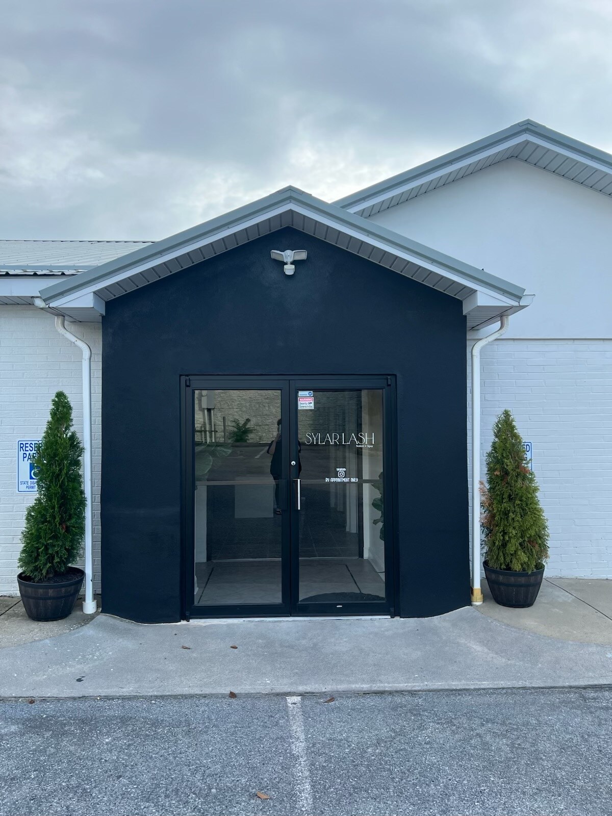 200 High Point Dr, Johnson City, TN for lease Building Photo- Image 1 of 3