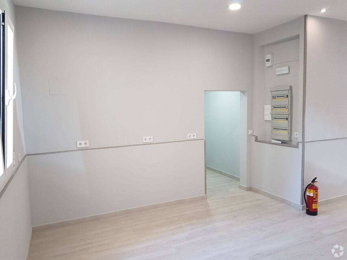 Madrid, MAD 28009 - Unit Puerta 02, Esc. 1 -  - Interior Photo - Image 1 of 10