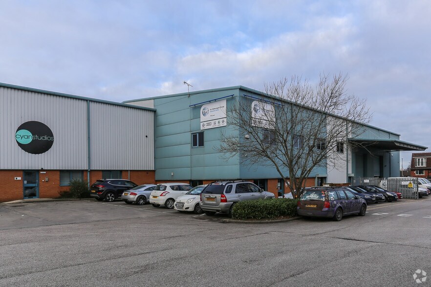 Belle Isle Rd, Leeds for sale - Primary Photo - Image 1 of 1