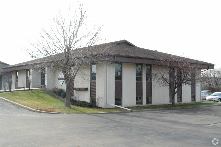 811 N Lynndale Dr, Appleton, WI for lease - Building Photo - Image 1 of 1