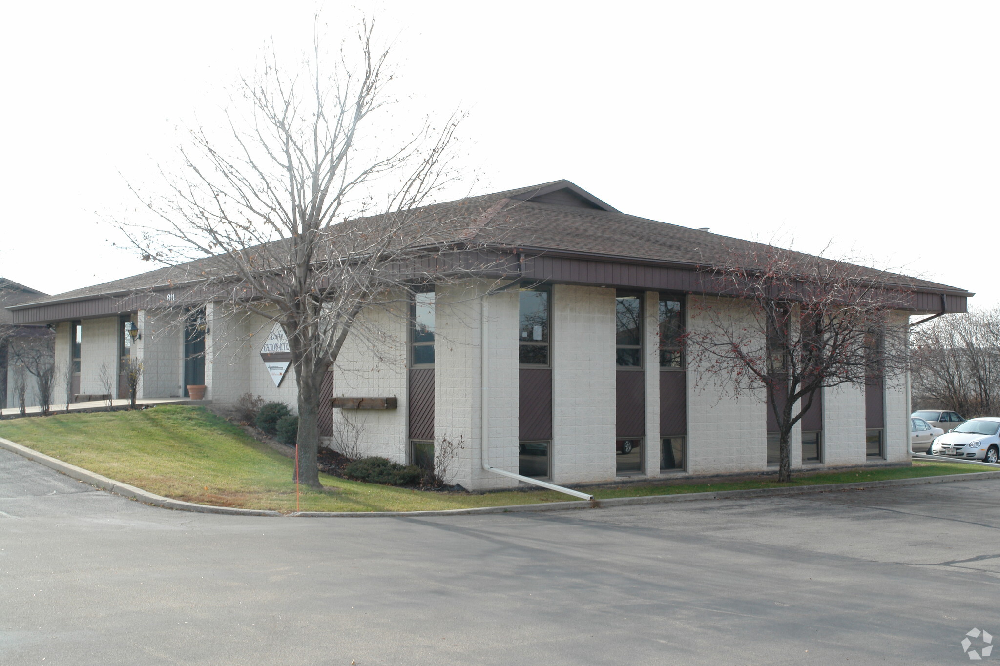 811 N Lynndale Dr, Appleton, WI for lease Building Photo- Image 1 of 2