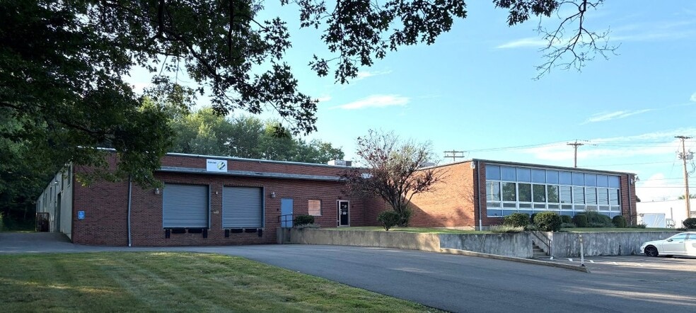 283 Indian River Rd, Orange, CT for sale - Building Photo - Image 1 of 3