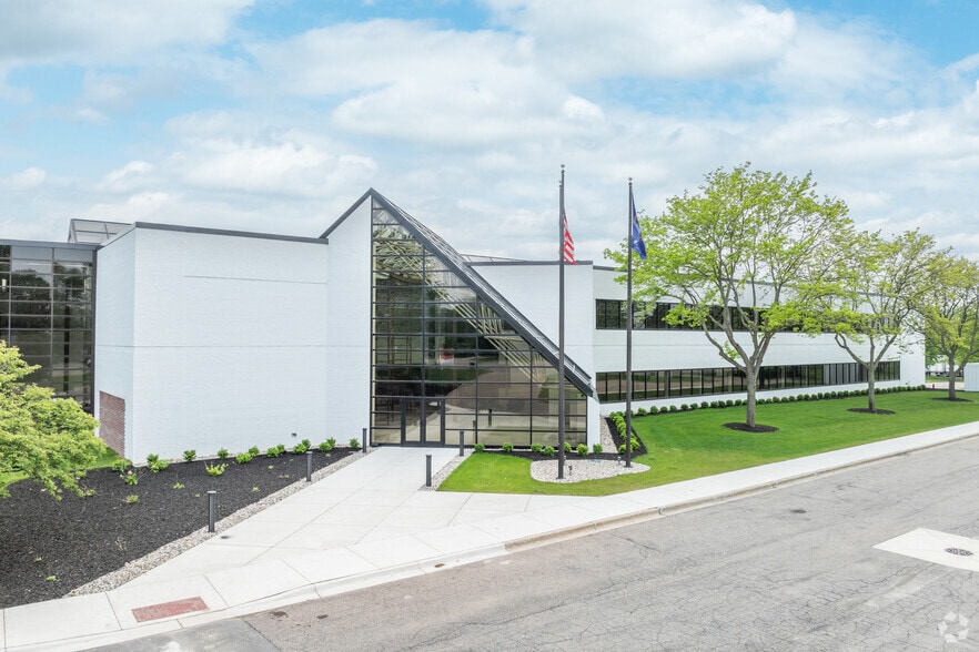 4300 36th St SE, Grand Rapids, MI for lease - Building Photo - Image 1 of 12