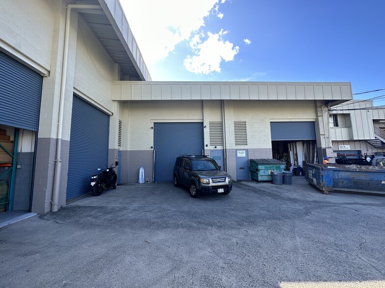 2290 Alahao Pl, Honolulu, HI for lease - Building Photo - Image 2 of 22