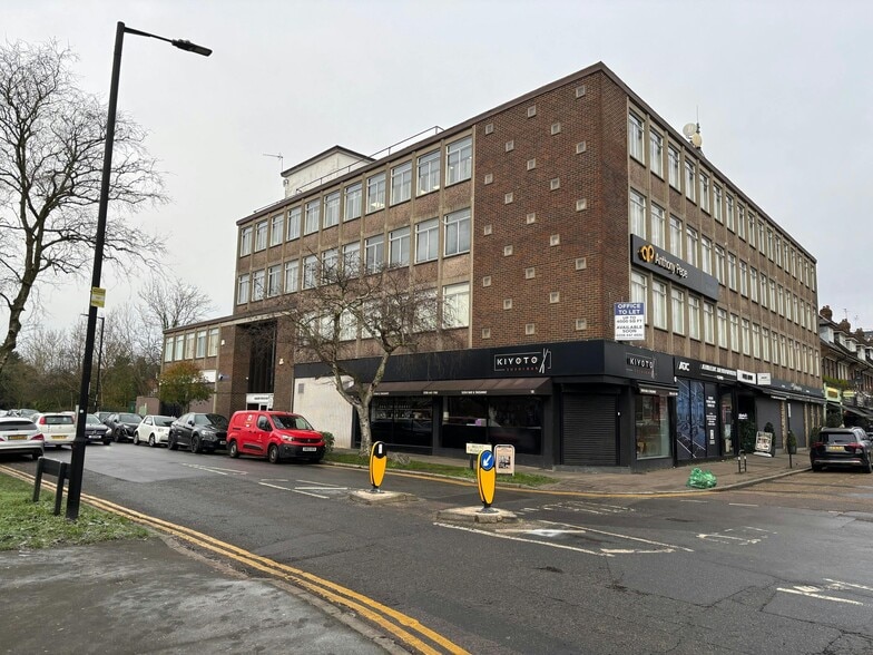 Mount Pleasant Rd, Barnet for lease - Building Photo - Image 3 of 39