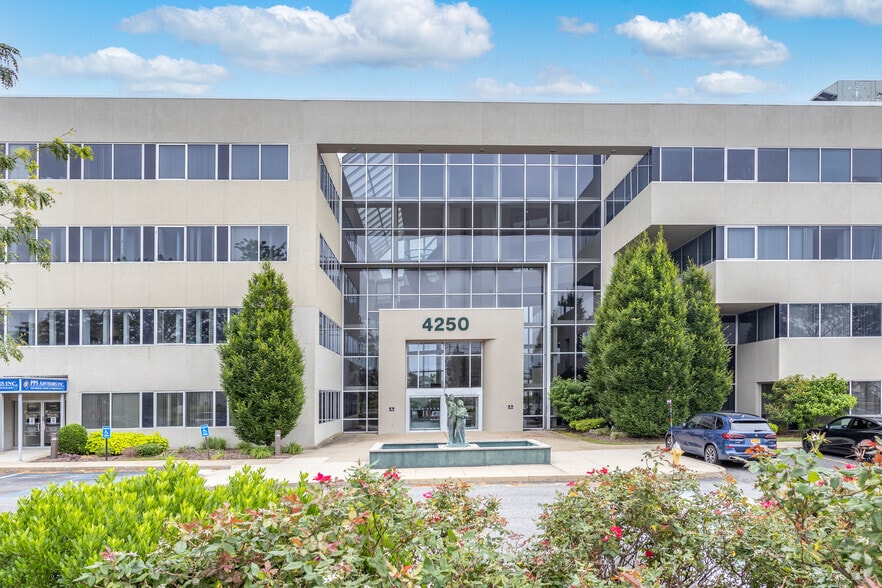 4250 Veterans Memorial Hwy, Holbrook, NY for lease - Building Photo - Image 3 of 15