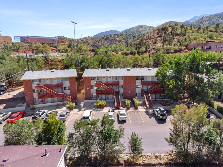 421-425 E Fountain Pl, Manitou Springs, CO for sale - Building Photo - Image 1 of 1