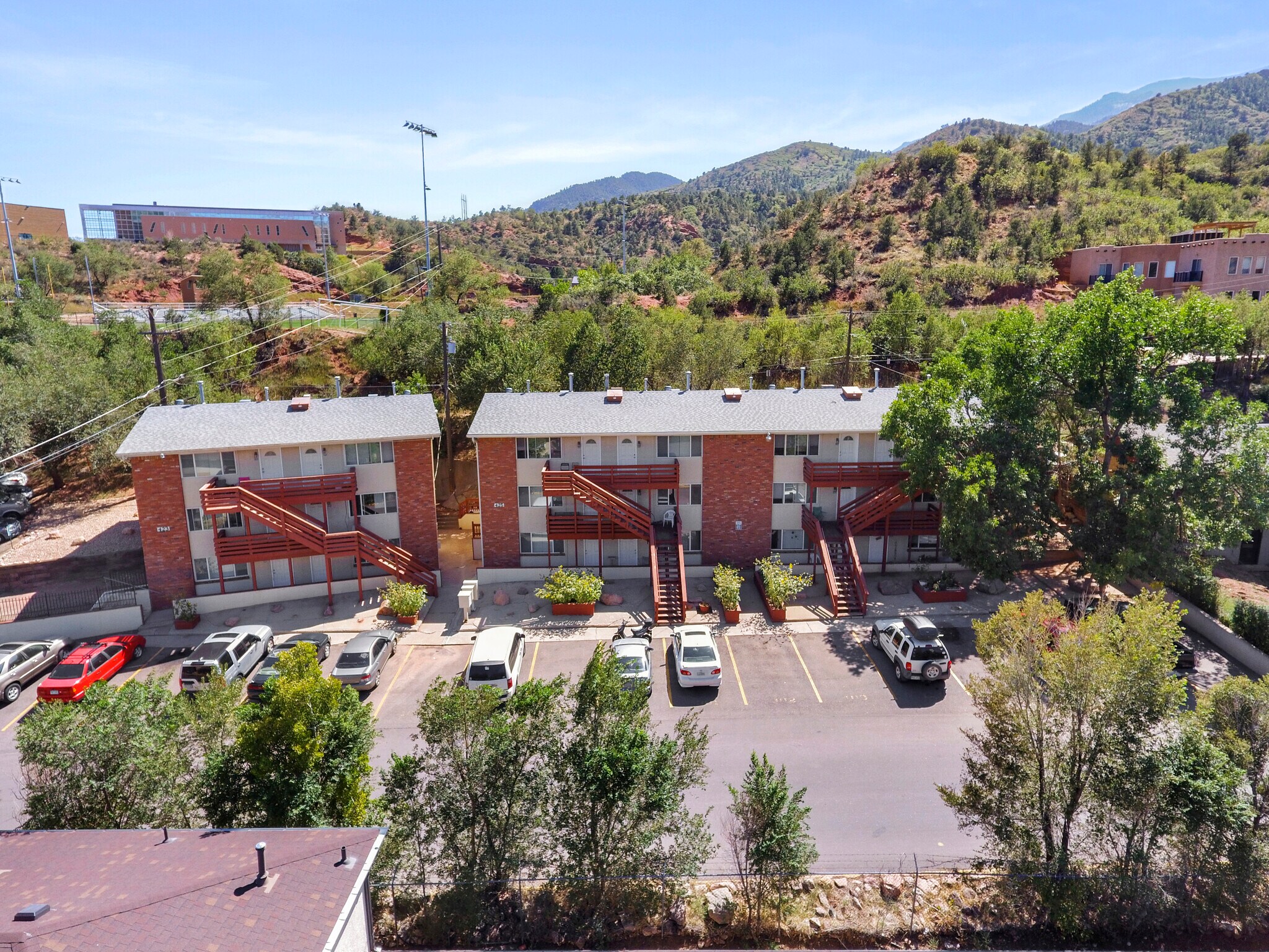 421-425 E Fountain Pl  