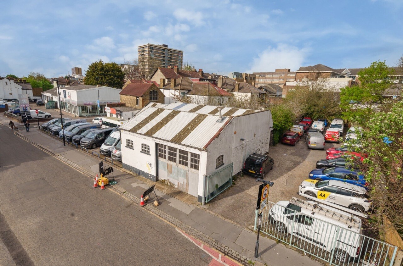 17 Montague Rd, Croydon for sale Primary Photo- Image 1 of 1