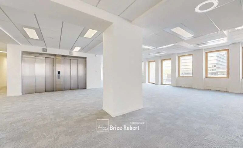 Office in Lyon for lease Building Photo- Image 1 of 10
