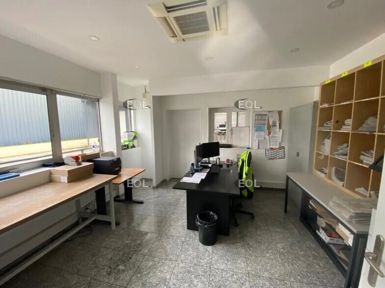 Flex in Combs-la-Ville for lease - Interior Photo - Image 3 of 14