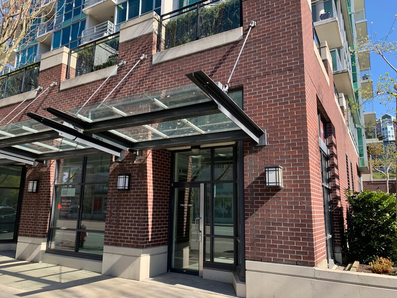 140-142 E Esplanade, North Vancouver, BC for lease - Building Photo - Image 1 of 6