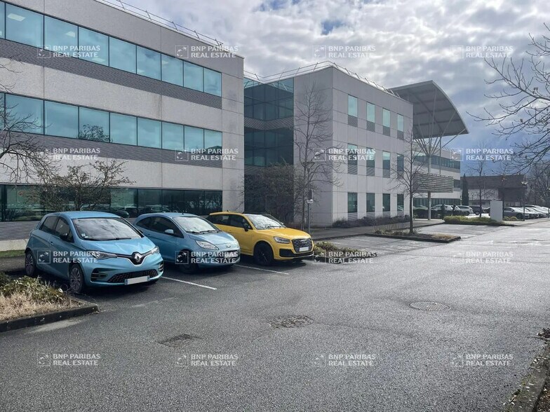 Office in Montbonnot-Saint-Martin for lease - Building Photo - Image 1 of 17