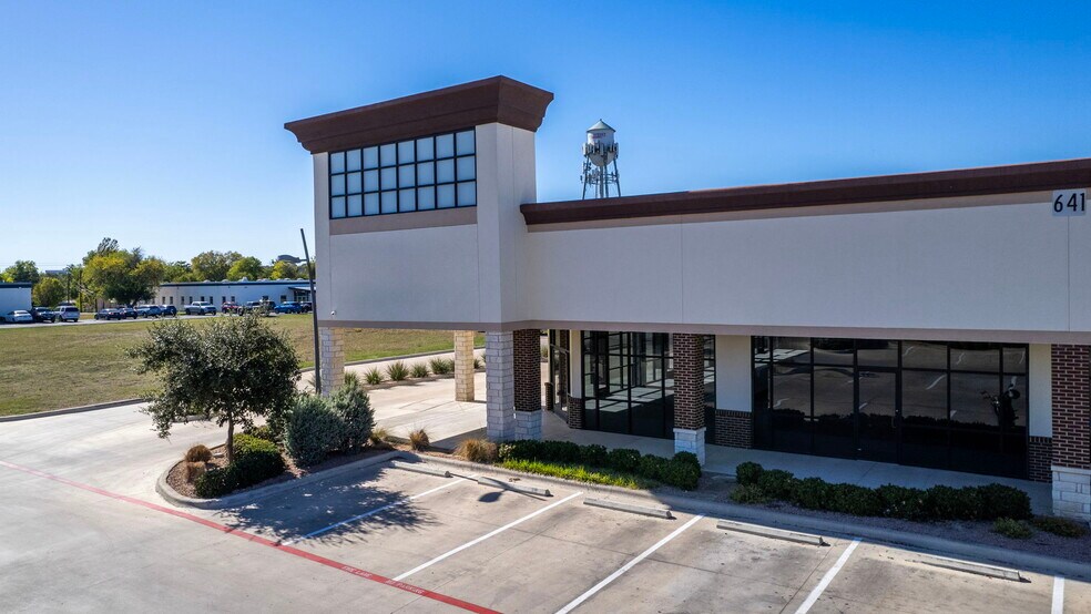 641 Mill St, San Marcos, TX for lease - Building Photo - Image 3 of 8