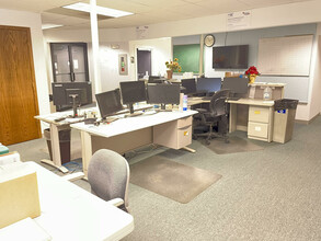 600 N First Bank Dr, Palatine, IL for lease Interior Photo- Image 2 of 4