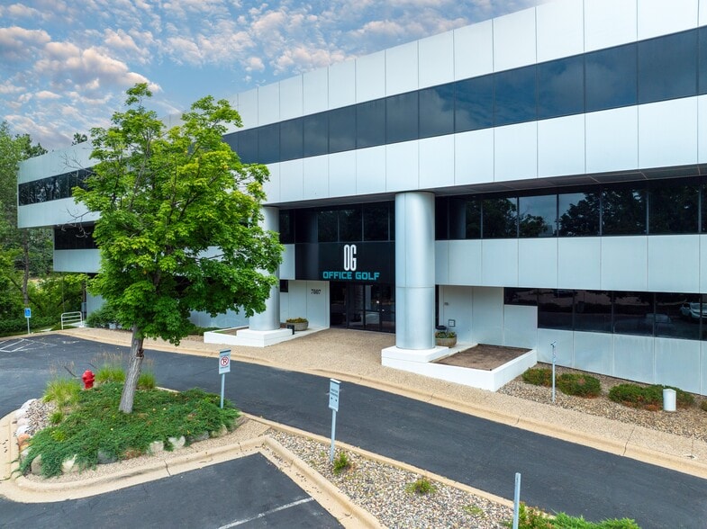 7807 Creekridge Cir, Bloomington, MN for sale - Building Photo - Image 2 of 9