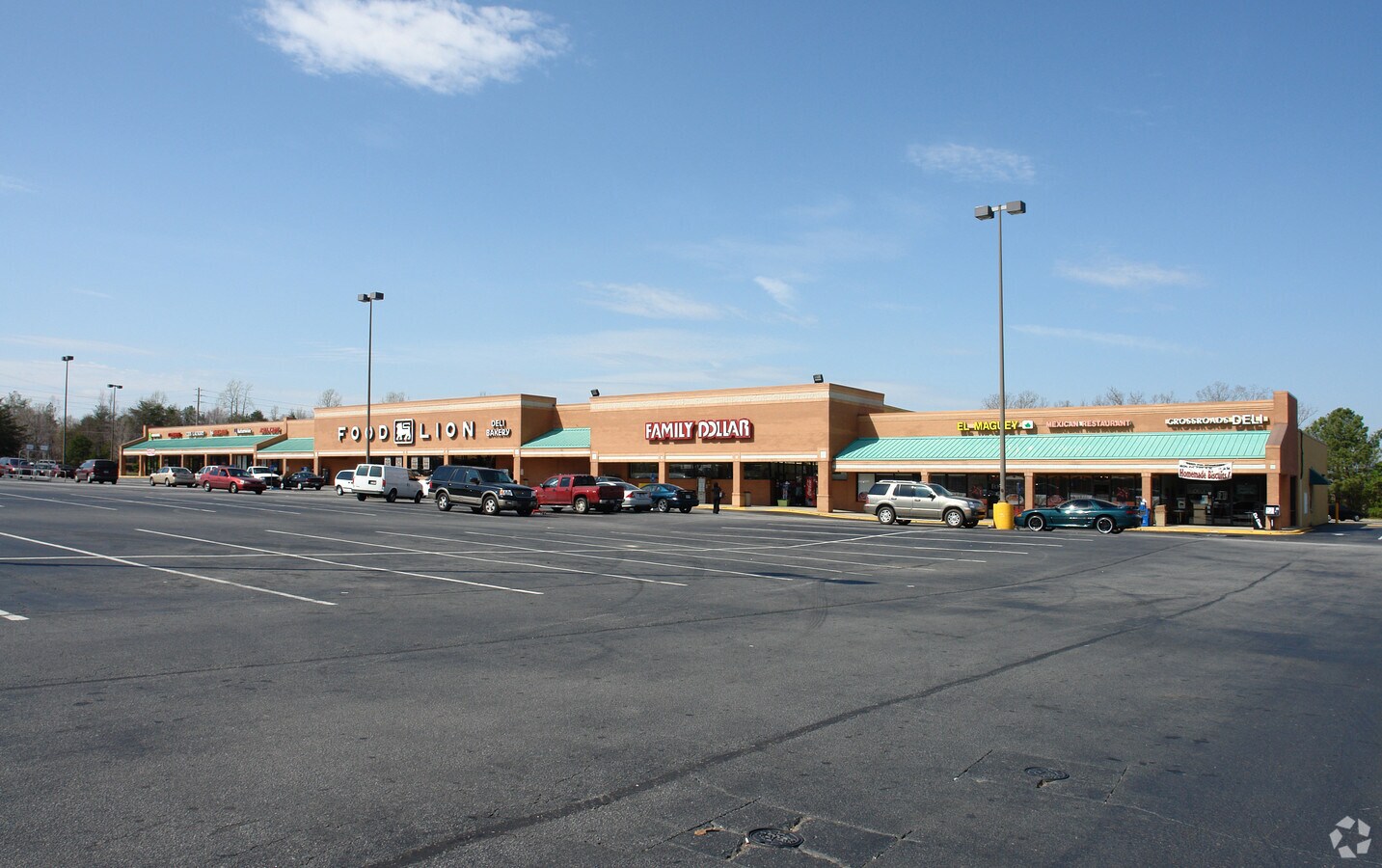 2888 Browns Bridge Rd, Gainesville, GA 30504