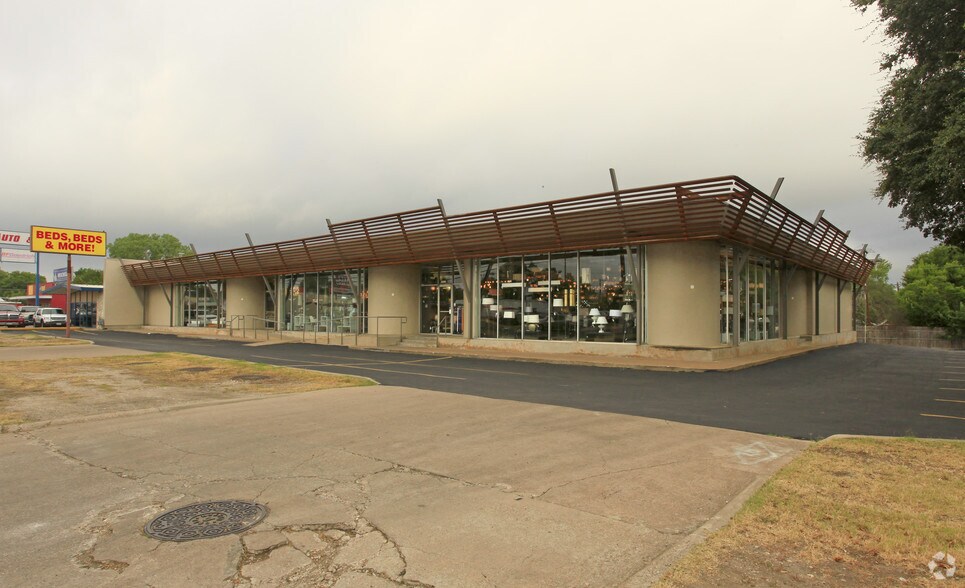7530-7532 Burnet Rd, Austin, TX for sale - Primary Photo - Image 1 of 5