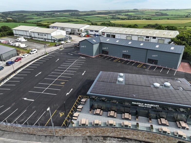 1-4 Estuary Retail Park, Wadebridge for lease - Building Photo - Image 1 of 10