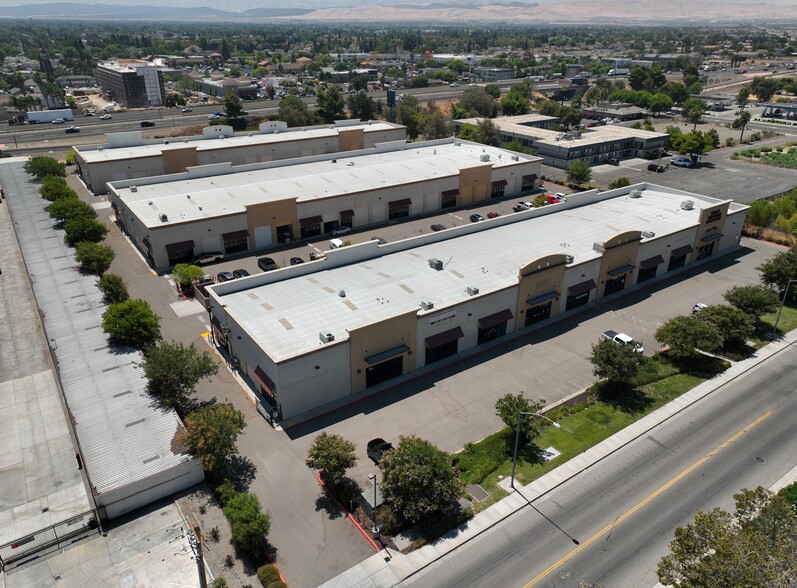 460 W Larch Rd, Tracy, CA for lease - Building Photo - Image 1 of 8