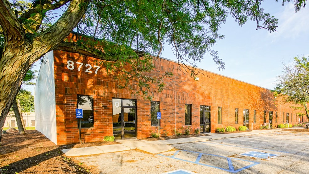 8727 Commerce Park Pl, Indianapolis, IN for lease - Building Photo - Image 1 of 5